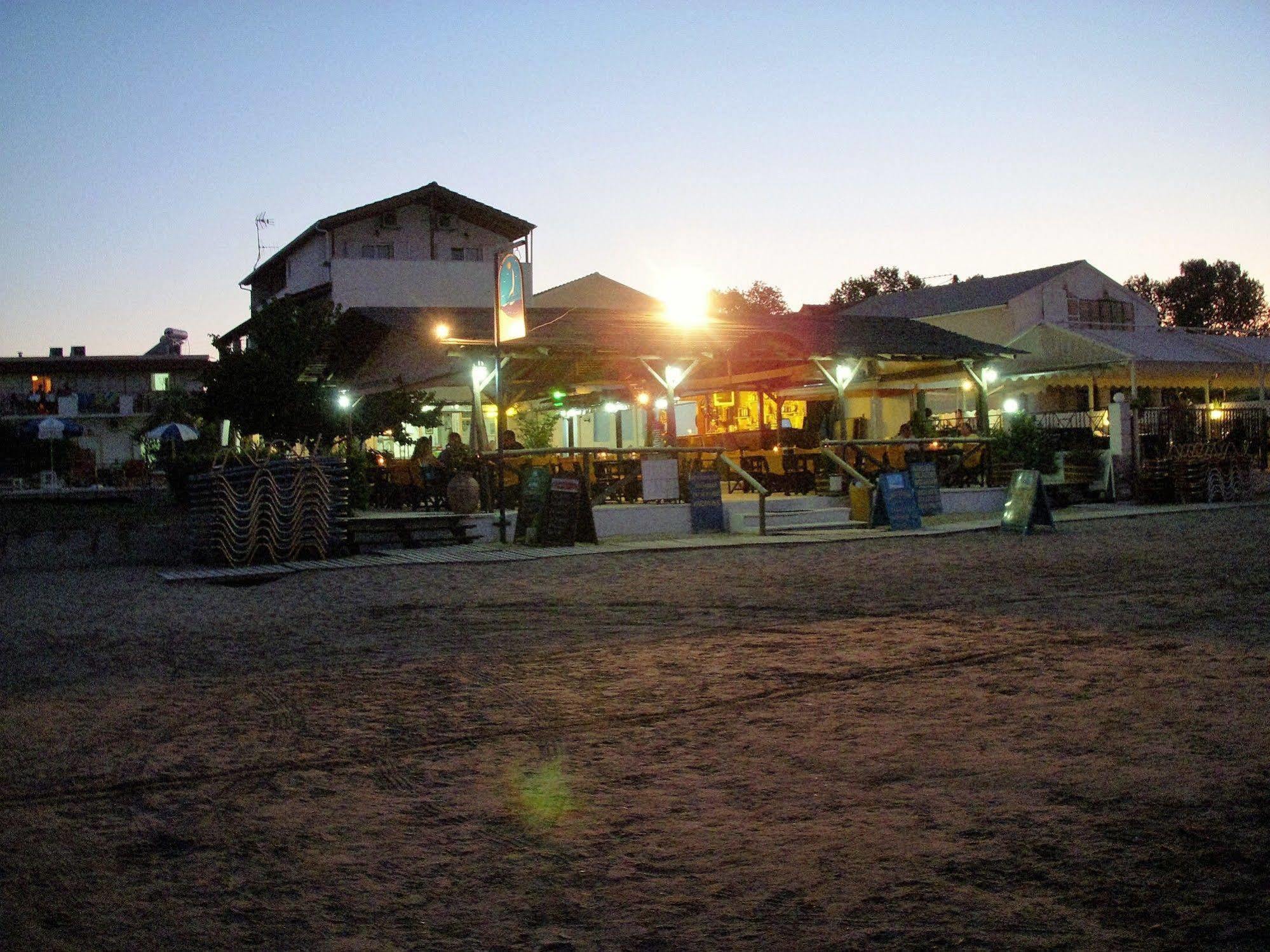Likourgos Beach Kávos Екстериор снимка
